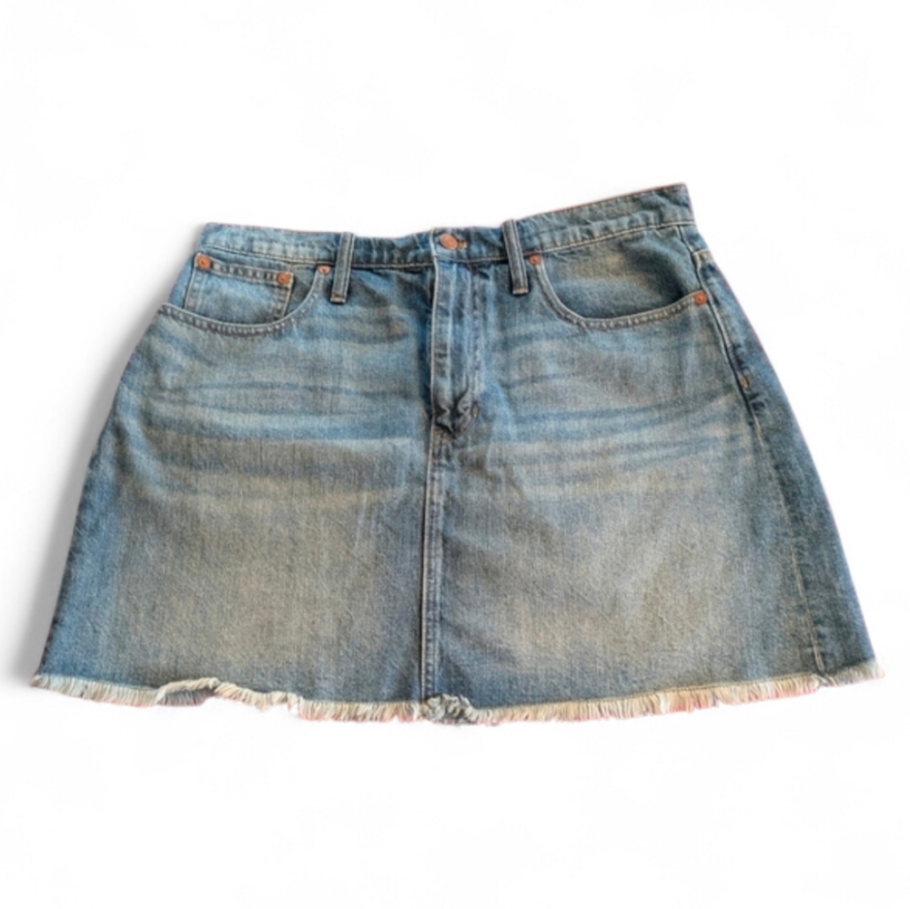 FLASH SALE! EUC Madewell denim mini skirt, 32" Waist - Picture 2 of 8